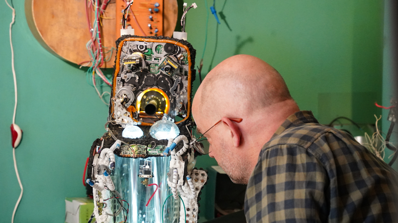 PLB13NOGXD7TT9X0PIUE - My Global News: Voices of a New Era Inside Beijing’s Hutongs: Meet Guibog, the Sound Alchemist