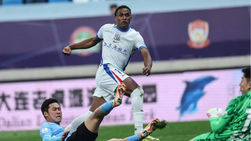 Shenhua Crush Dalian Yingbo 3-0 to Extend CSL Lead Shenhua_Crush_Dalian_Yingbo_3_0_to_Extend_CSL_Lead