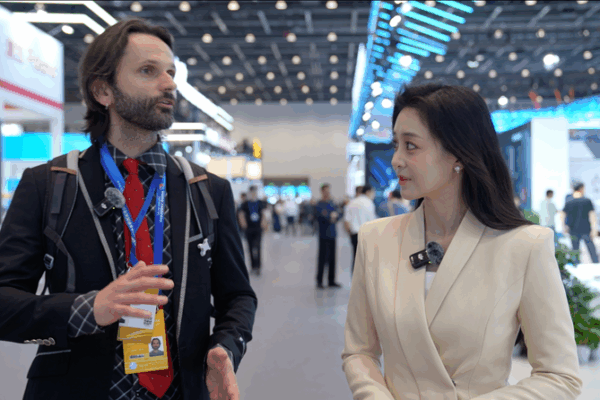 Slovak Editor Skacan Sees Big Potential for Brands at Ningbo Expo in Chinese Mainland Slovak_Editor_Skacan_Sees_Big_Potential_for_Brands_at_Ningbo_Expo_in_Chinese_Mainland video poster