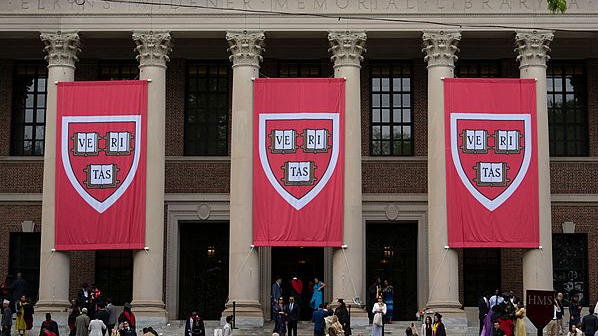 Survey: US Visa Crackdown Shatters ‘American Dream’ for International Students Survey__US_Visa_Crackdown_Shatters__American_Dream__for_International_Students