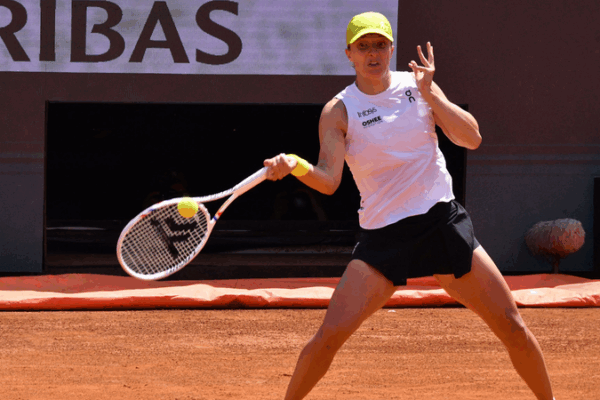 Swiatek Back on Track in Rome with 6-1, 6-0 Win Swiatek_Back_on_Track_in_Rome_with_6_1__6_0_Win