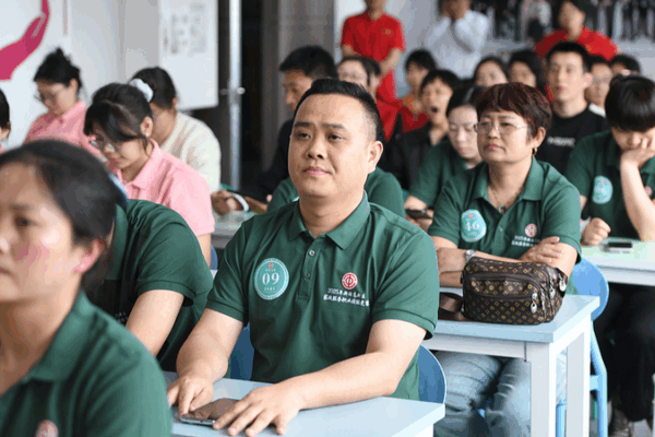 The Chinese mainland to train 1.5M domestic service workers annually The_Chinese_mainland_to_train_1_5M_domestic_service_workers_annually