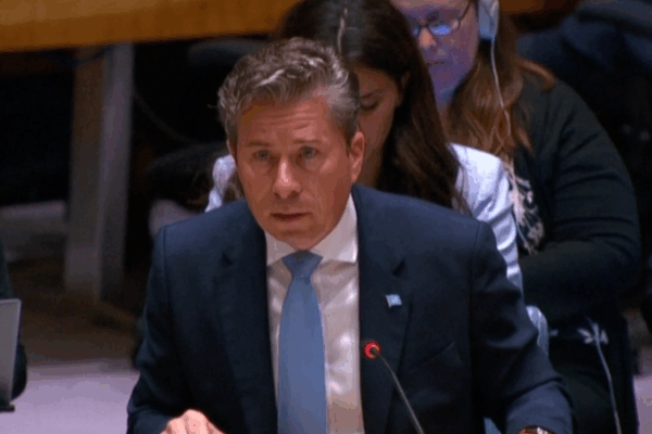 UN Criticizes Israel’s Gaza Aid Plan as a ‘Fig Leaf’ for Violence UN_Criticizes_Israel_s_Gaza_Aid_Plan_as_a__Fig_Leaf__for_Violence video poster