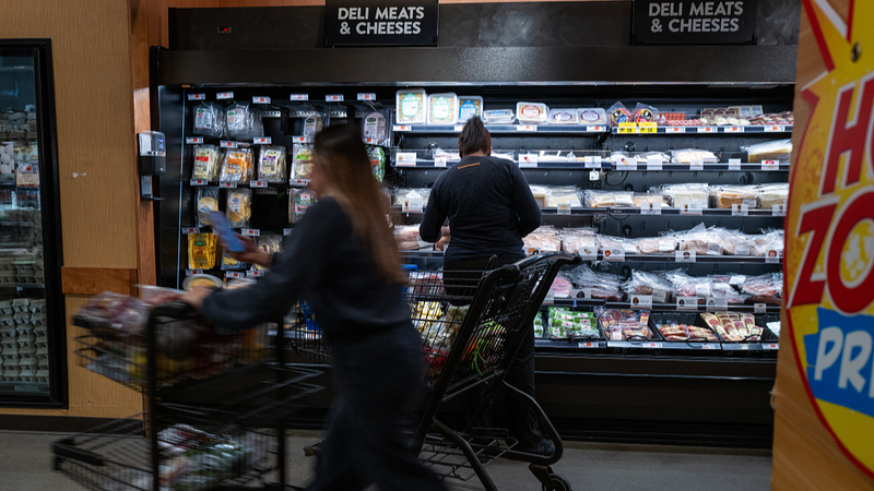 US_Shoppers_Brace_for_Higher_Prices_Amid_Tariff_Concerns