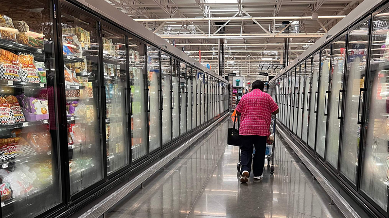 US Tariffs Stoke Inflation Worries as Economy Slows US_Tariffs_Stoke_Inflation_Worries_as_Economy_Slows