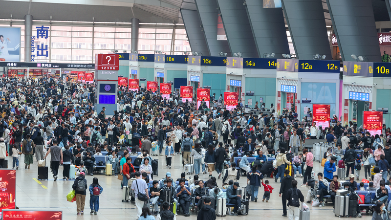 Chinese Mainland’s May Day Holiday Sparks Travel Boom