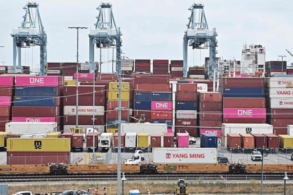 U.S. Seeks Tariff Talks with the Chinese Mainland as Markets Waver U_S__Seeks_Tariff_Talks_with_the_Chinese_Mainland_as_Markets_Waver video poster