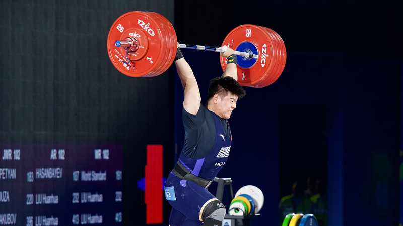 Liu Huanhua Claims Two Golds in Men’s 102kg at Asian Weightlifting Champs