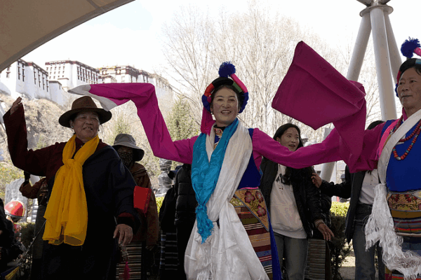 White Paper: Religious Freedom Flourishes in Xizang White_Paper__Religious_Freedom_Flourishes_in_Xizang