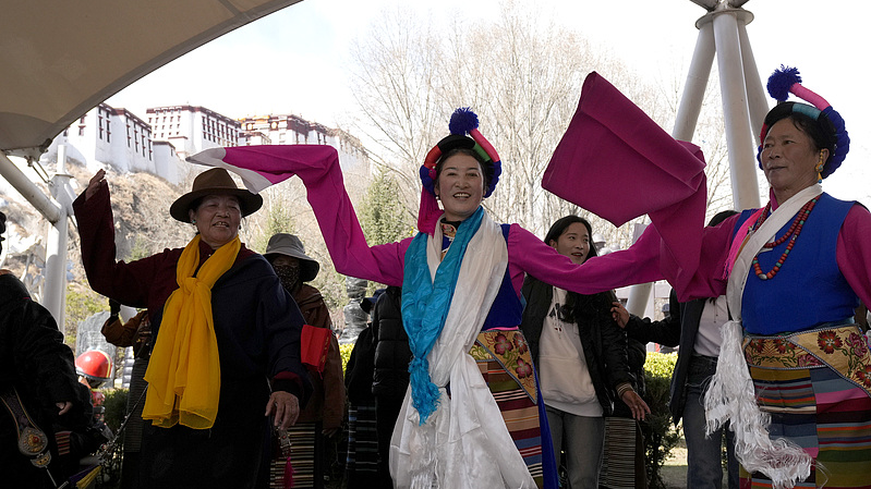 White_Paper__Religious_Freedom_Flourishes_in_Xizang