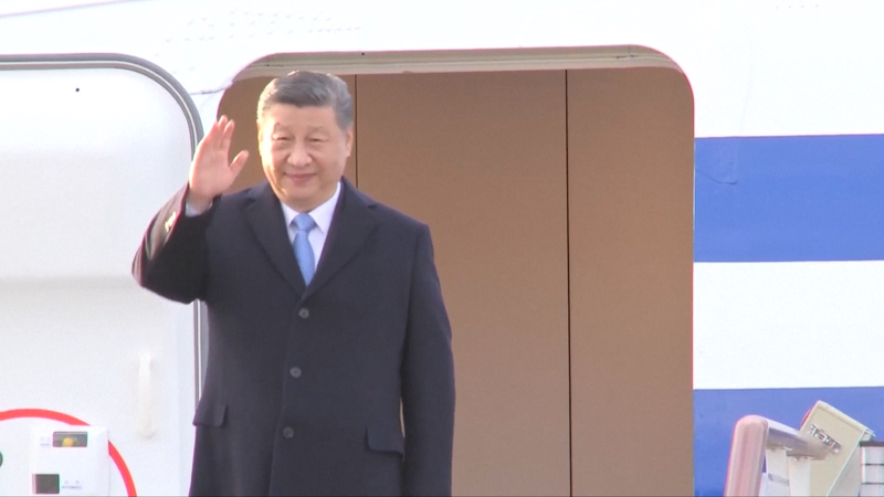 Xi_Jinping_Arrives_in_Moscow_for_80th_Victory_Anniversary video poster