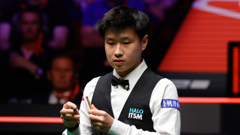 Zhao_Xintong_storms_to_11_6_lead_in_Crucible_snooker_final