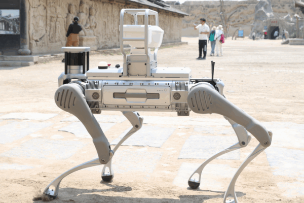 AI Meets Tourism: Robot Dog Patrols Ningxia Film Studio AI_Meets_Tourism__Robot_Dog_Patrols_Ningxia_Film_Studio