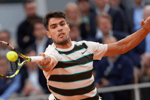 Alcaraz_Cruises_Past_Paul_to_Reach_French_Open_Semifinals