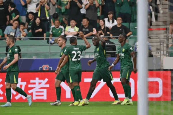 Beijing Guoan Stays Undefeated, Tops CSL After 1-0 Win Over Qingdao Beijing_Guoan_Stays_Undefeated__Tops_CSL_After_1_0_Win_Over_Qingdao