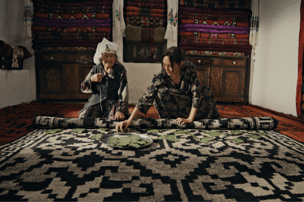 Black Red Yellow: A Wordless Yarn of Love and Heritage Black_Red_Yellow__A_Wordless_Yarn_of_Love_and_Heritage