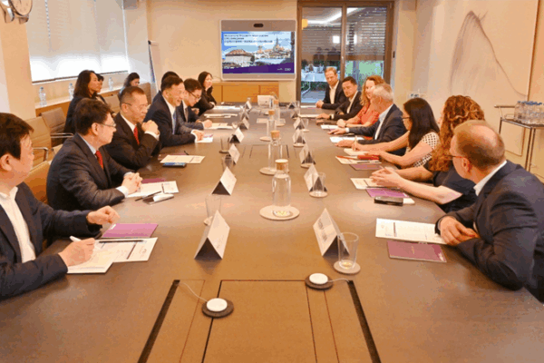 CMG and FEI Forge Equestrian Partnership to Galvanize Horse Sports in China CMG_and_FEI_Forge_Equestrian_Partnership_to_Galvanize_Horse_Sports_in_China