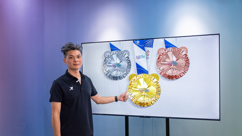 Chasing the Light: Chengdu 2025 World Games Medal Design Chasing_the_Light__Chengdu_2025_World_Games_Medal_Design