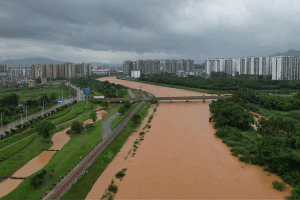 China Declares Red Alert for Mountain Torrents in Six Provinces China_Declares_Red_Alert_for_Mountain_Torrents_in_Six_Provinces