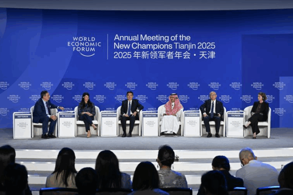 China Steers Global Growth at 2025 Summer Davos China_Steers_Global_Growth_at_2025_Summer_Davos