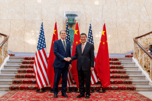 China and U.S. Embrace Cooperation in London Trade Talks China_and_U_S__Embrace_Cooperation_in_London_Trade_Talks