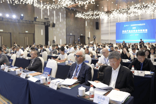 Chinese Car Exports Drive Global EV Surge Chinese_Car_Exports_Drive_Global_EV_Surge video poster