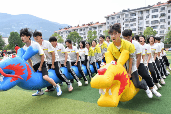Chinese Mainland Schools Roll Out Stress-Busters Ahead of Gaokao Chinese_Mainland_Schools_Roll_Out_Stress_Busters_Ahead_of_Gaokao