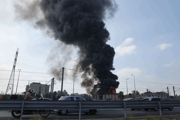Cross-Border Showdown: Israel and Iran Escalate Air and Missile Strikes Cross_Border_Showdown__Israel_and_Iran_Escalate_Air_and_Missile_Strikes video poster