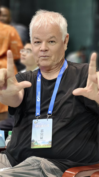 Darrell Roodt Envisions a New Era for China-Africa Film Collaborations Darrell_Roodt_Envisions_a_New_Era_for_China_Africa_Film_Collaborations video poster