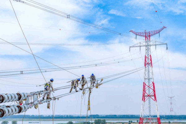 Engineering Marvel: 500 kV Line Spans 1,578m Across Huaihe River Engineering_Marvel__500_kV_Line_Spans_1_578m_Across_Huaihe_River