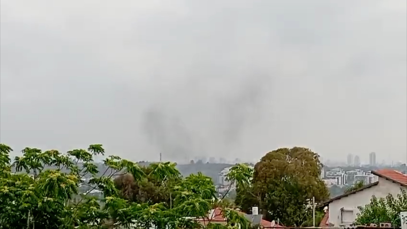 Explosions_Rock_Tel_Aviv_Hours_After_US_Strikes_Iran_Nuclear_Sites video poster