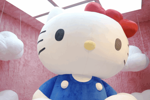 Hello Kitty’s Immersive Light Art Exhibit Lights Up Beijing Hello_Kitty_s_Immersive_Light_Art_Exhibit_Lights_Up_Beijing video poster