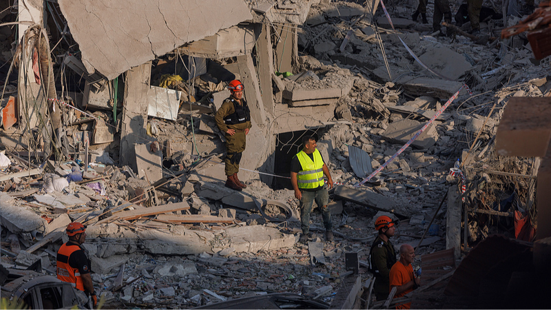 Israel_Iran_Clash_Intensifies_After_Weekend_Missile_Strikes_poster - My Global News: Voices of a New Era Israel_Iran_Clash_Intensifies_After_Weekend_Missile_Strikes video poster