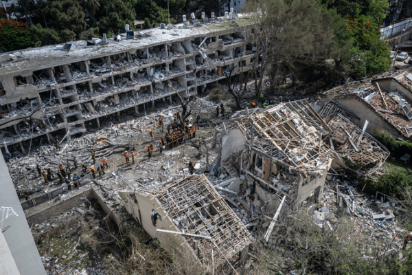 Israel_Iran_Conflict_Intensifies__Iran_s_40_Missile_Retaliation video poster