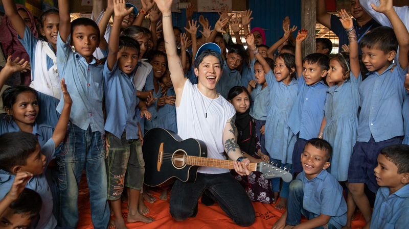 MIYAVI_Uses_Music_to_Champion_Refugees_on_World_Refugee_Day_poster - My Global News: Voices of a New Era MIYAVI_Uses_Music_to_Champion_Refugees_on_World_Refugee_Day video poster
