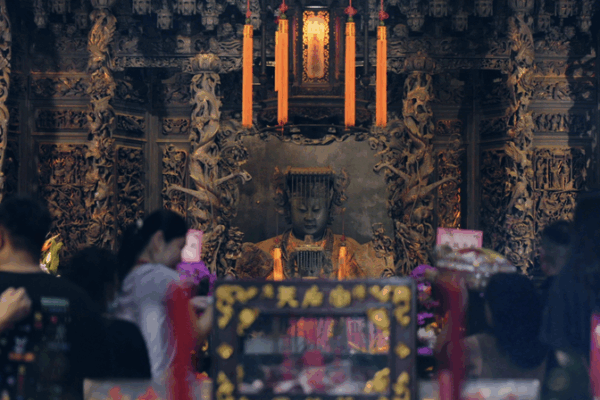 Inside Lugang’s Dark-Faced Mazu at Tianhou Temple Inside Lugang’s Dark-Faced Mazu at Tianhou Temple