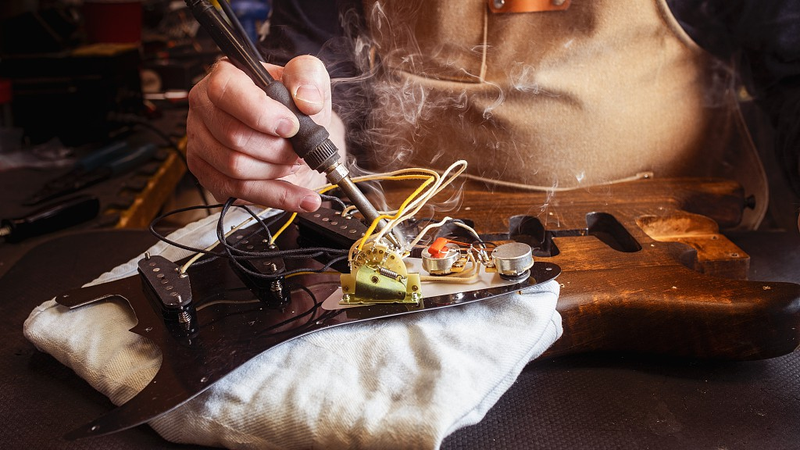 Ohio Guitar Pedal Maker Faces Bankruptcy Amid Tariff Surge Ohio_Guitar_Pedal_Maker_Faces_Bankruptcy_Amid_Tariff_Surge video poster