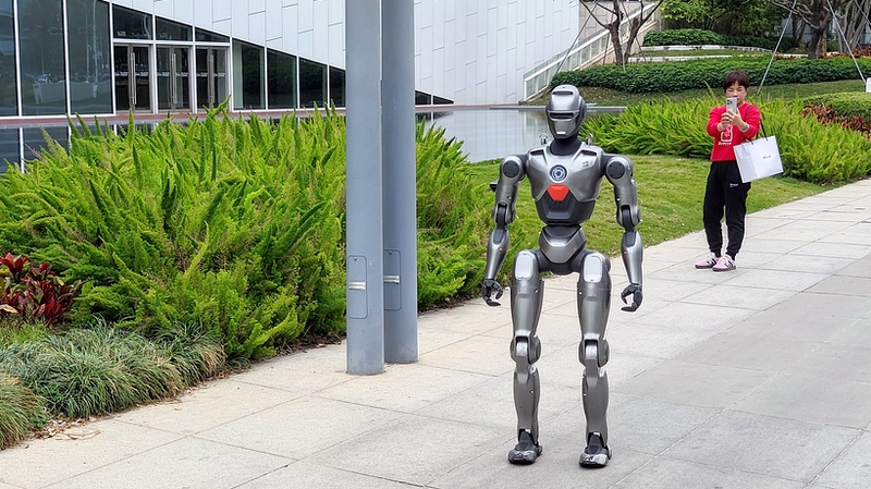 EngineAI’s Patent Aims to Transform Humanoid Robot Walking