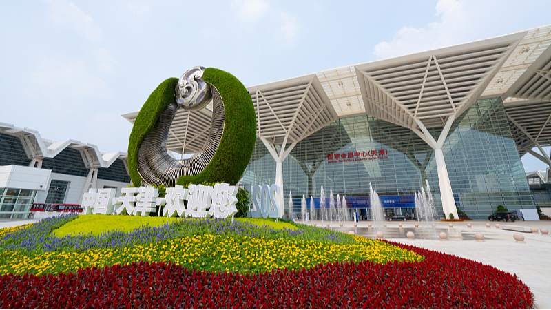 Premier_Li__China_s_Economy_Holds_Steady_Amid_Global_Shocks