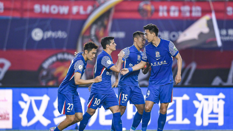 Shenhua_Keep_CSL_Title_Race_Alive_with_2_1_Win_over_Yatai