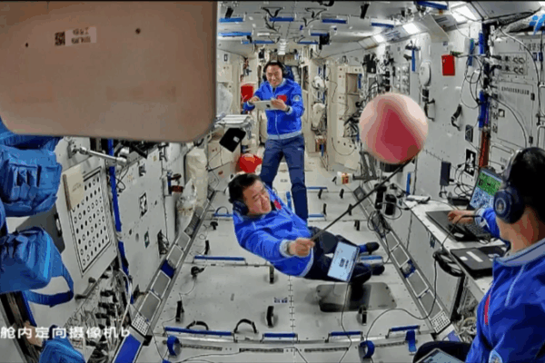Shenzhou-20 Crew Advances Science with Over 10 Experiments in Orbit Shenzhou_20_Crew_Advances_Science_with_Over_10_Experiments_in_Orbit