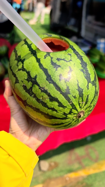 Summer in a Rind: Beijing’s Xiazhi Watermelon Twist Summer_in_a_Rind__Beijing_s_Xiazhi_Watermelon_Twist video poster