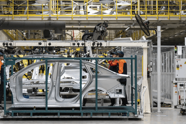 Tariff Survival Playbook: Manufacturing Reinvention in the Chinese Mainland Tariff_Survival_Playbook__Manufacturing_Reinvention_in_the_Chinese_Mainland