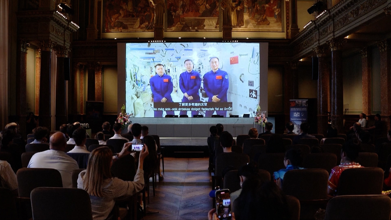 Tiangong_Lecture_Unites_Shenzhou_20_Astronauts_and_Hungarian_Students_poster - My Global News: Voices of a New Era Tiangong_Lecture_Unites_Shenzhou_20_Astronauts_and_Hungarian_Students video poster