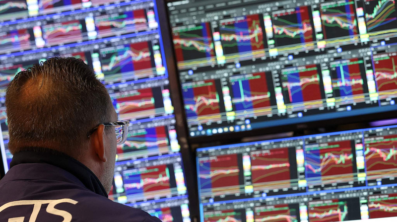 US_Futures_Dip_as_Oil_Prices_Surge_Amid_Middle_East_Tensions
