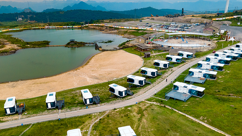XCS1UUIPEBX5UJRAKYZT - My Global News: Voices of a New Era Futuristic Space Capsule Camping Opens in Guizhou’s Lush Mountains