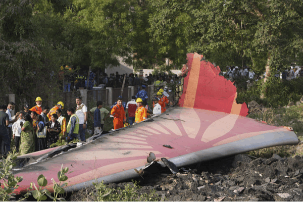 Xi Sends Condolences to King Charles III After Air India Crash Xi_Sends_Condolences_to_King_Charles_III_After_Air_India_Crash