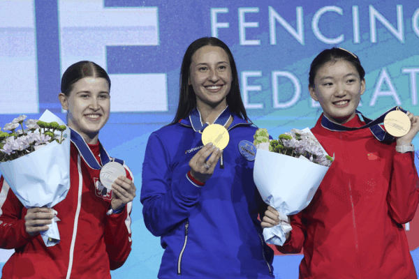 16-Year-Old Pan Qimiao Clinches Bronze at Fencing Worlds 16_Year_Old_Pan_Qimiao_Clinches_Bronze_at_Fencing_Worlds