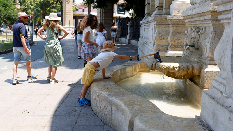 45°C Gorilla Suit: How Heatwaves Are Hitting Southern Europe's Economy video poster