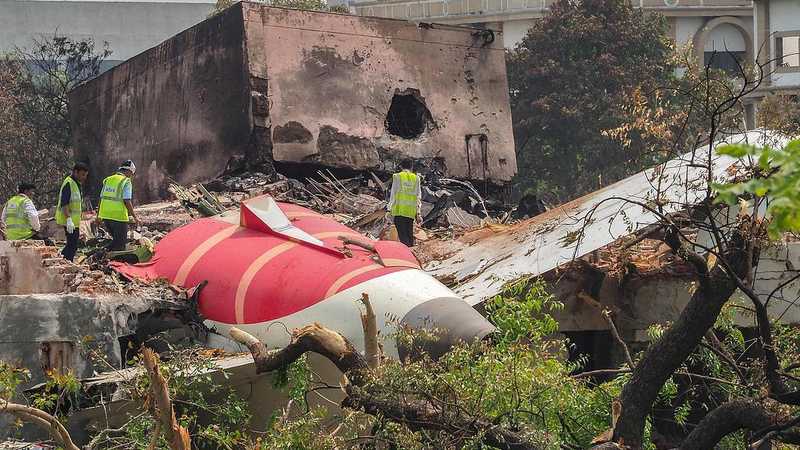 Air India Crash Probe Zeroes In on Captain’s Actions Air India Crash Probe Zeroes In on Captain’s Actions